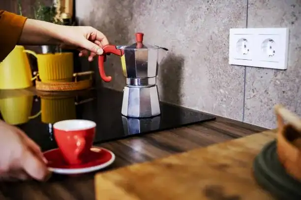 café différent avec cafetière italienne